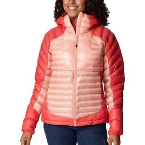 NWT Labyrinth Loop Hooded Jacket 879
Color Coral Reef Red Hibiscus
Size: Med.